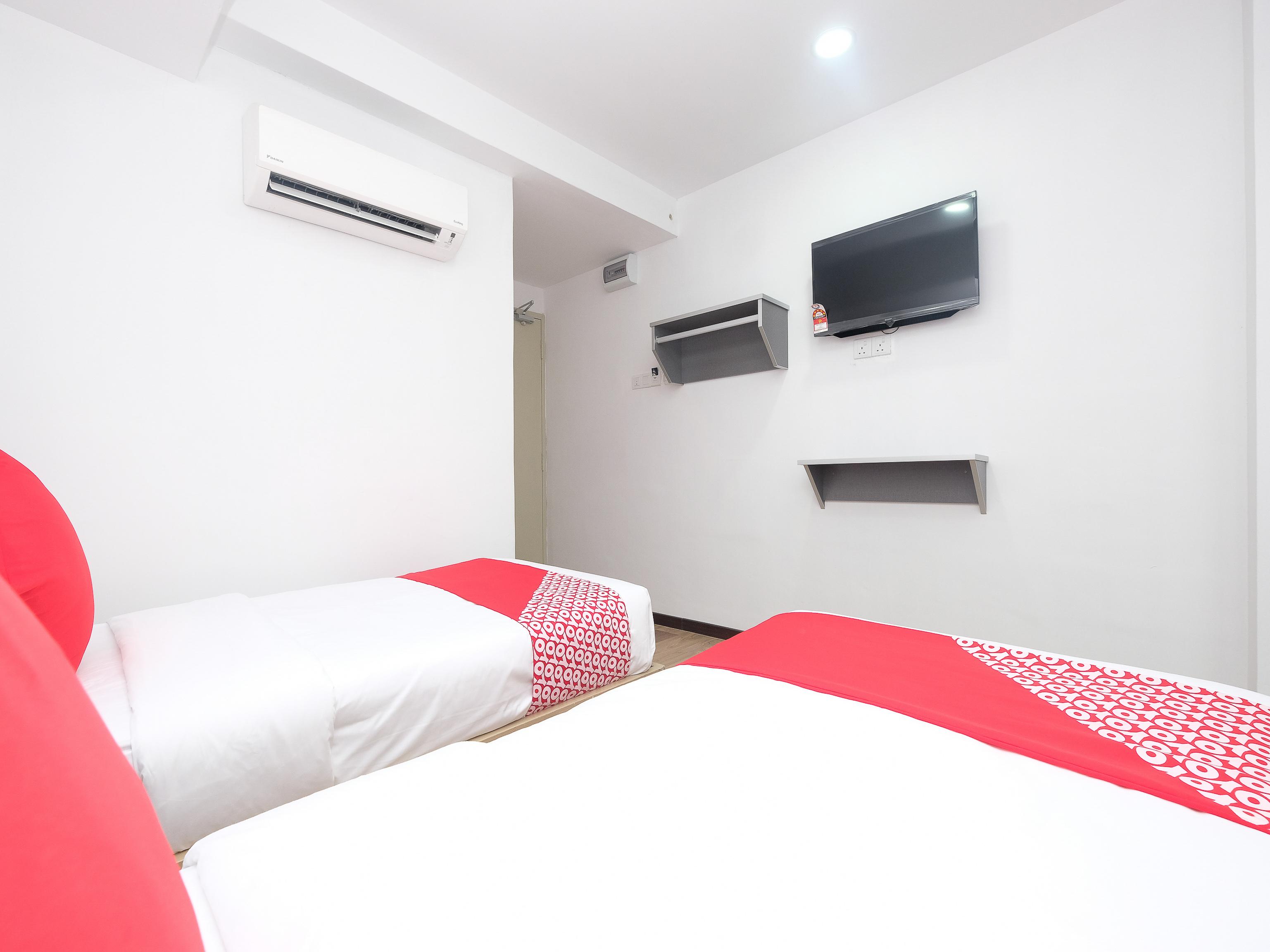 Oyo 44043 First Garden Hotel Kuantan Exterior foto