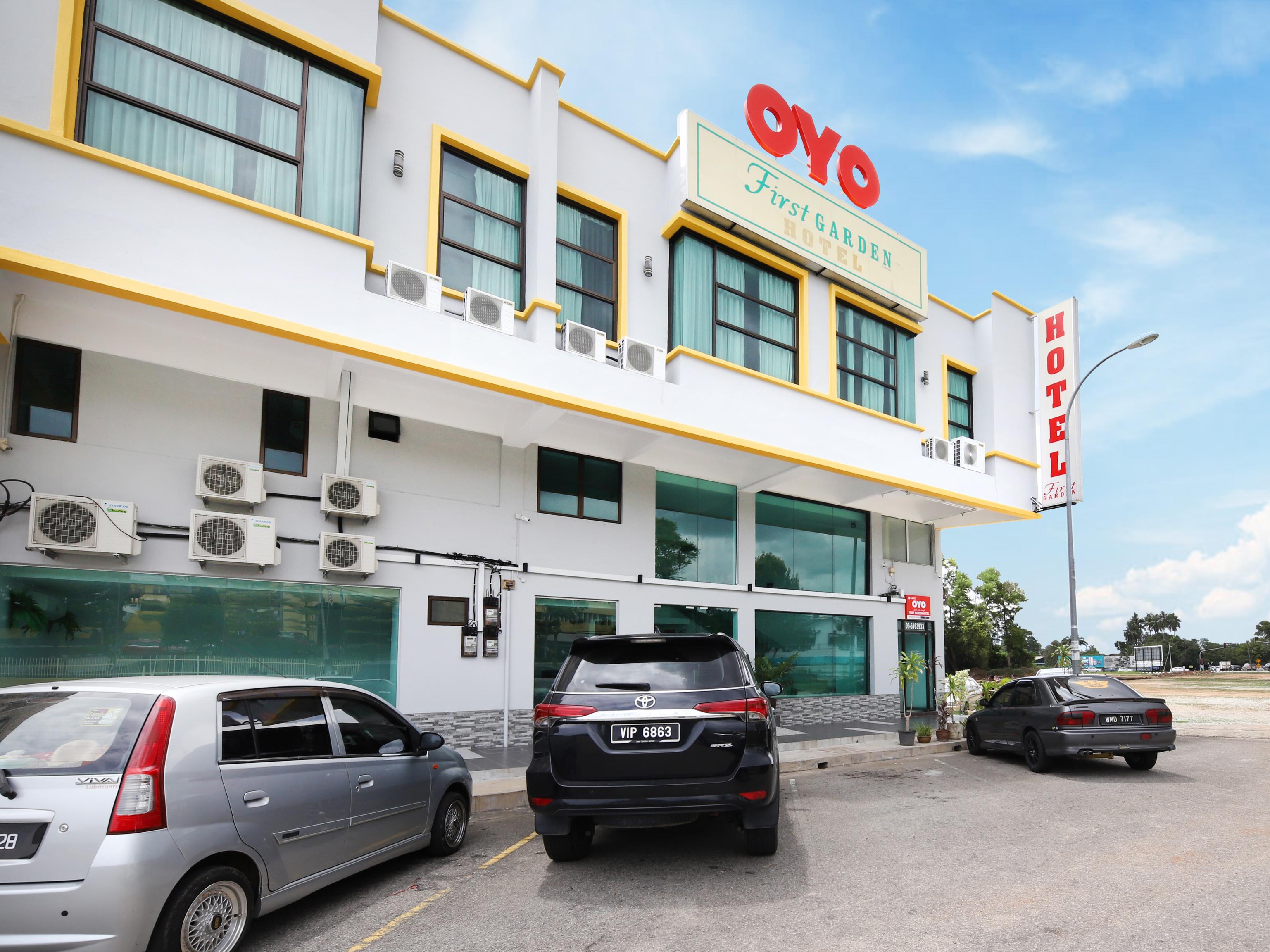Oyo 44043 First Garden Hotel Kuantan Exterior foto