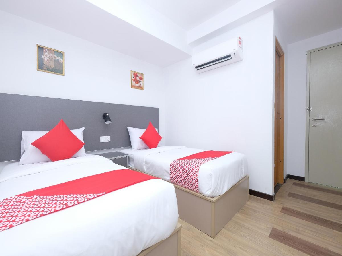 Oyo 44043 First Garden Hotel Kuantan Exterior foto